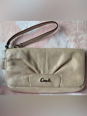 Coach Ashley softest leather clutch wristlet